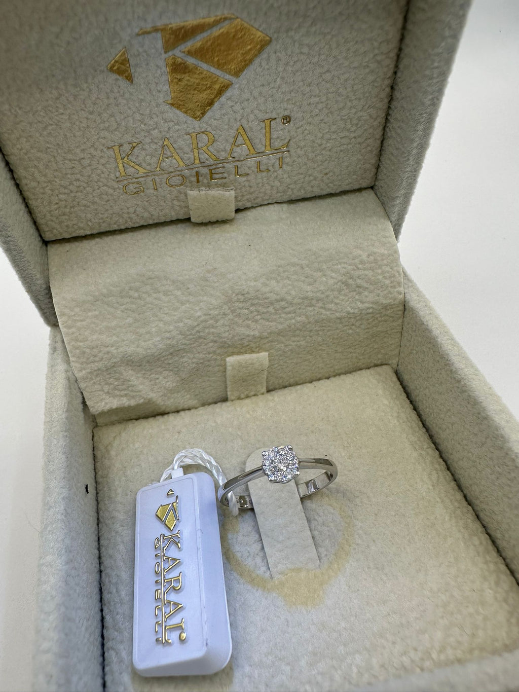 anello solitario in oro e diamanti - karal