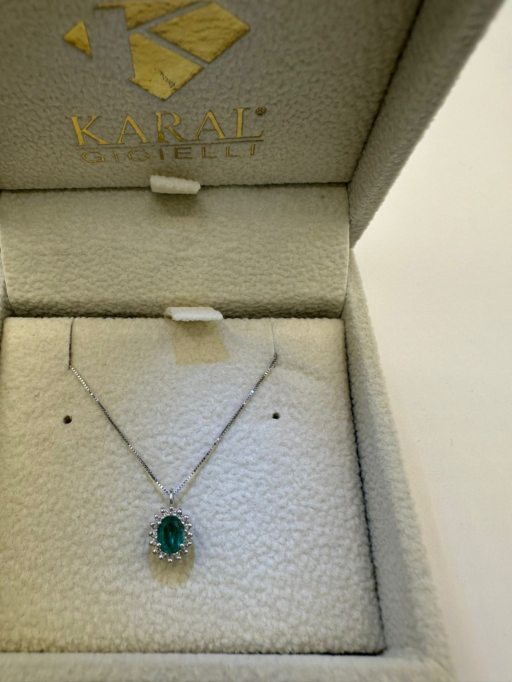 punto luce con diamanti e smeraldo - karal