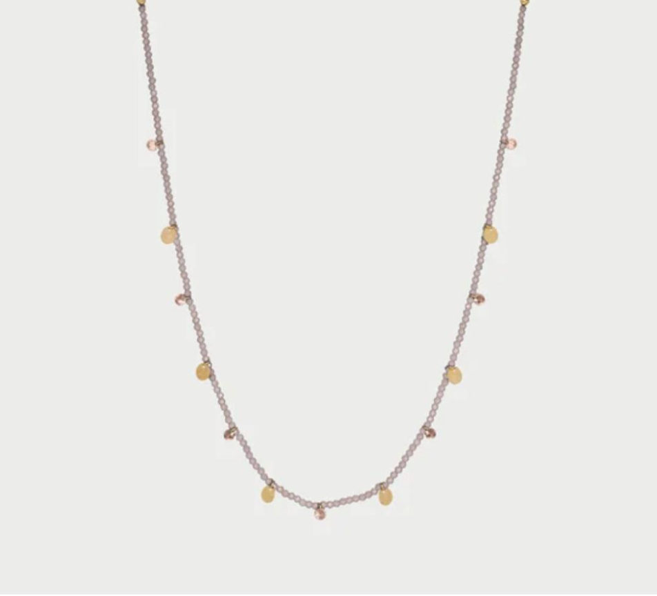collana con pepite di zirconi milky e medagliette